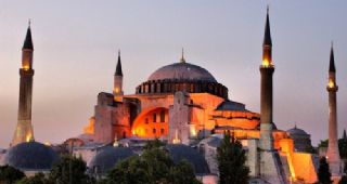 TRKYEDEK UZAKTAN ETM VE E-SERTFKA PROGRAMLARINA ADA BR YAKLAIM: RNEK BR ALIMA
